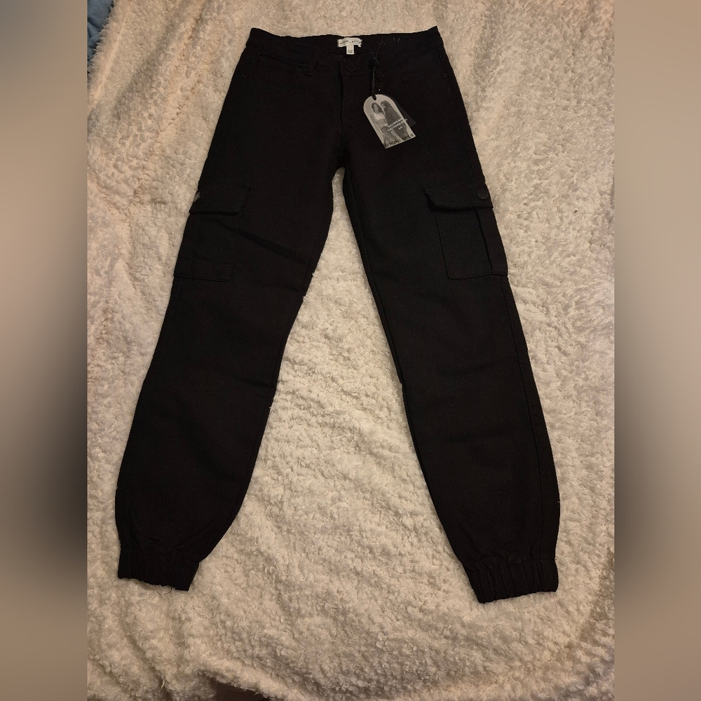 NWT KENDALL & KYLIE KALI MID-RISE KNIT BLACK DENIM CARGO JOGGERS